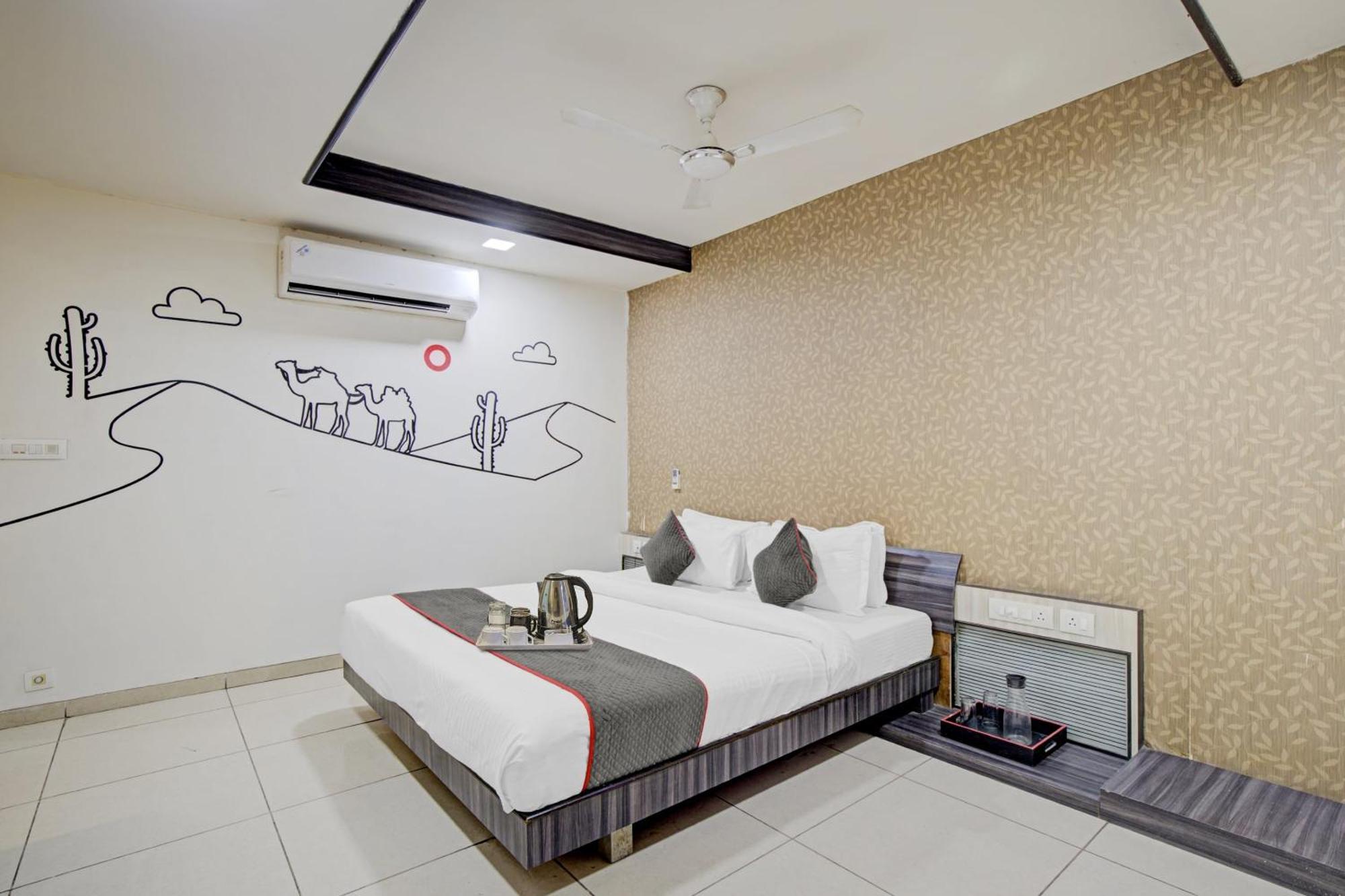 Hotel O The Kia Residency Hotel And Banquet Amhedabad Dış mekan fotoğraf