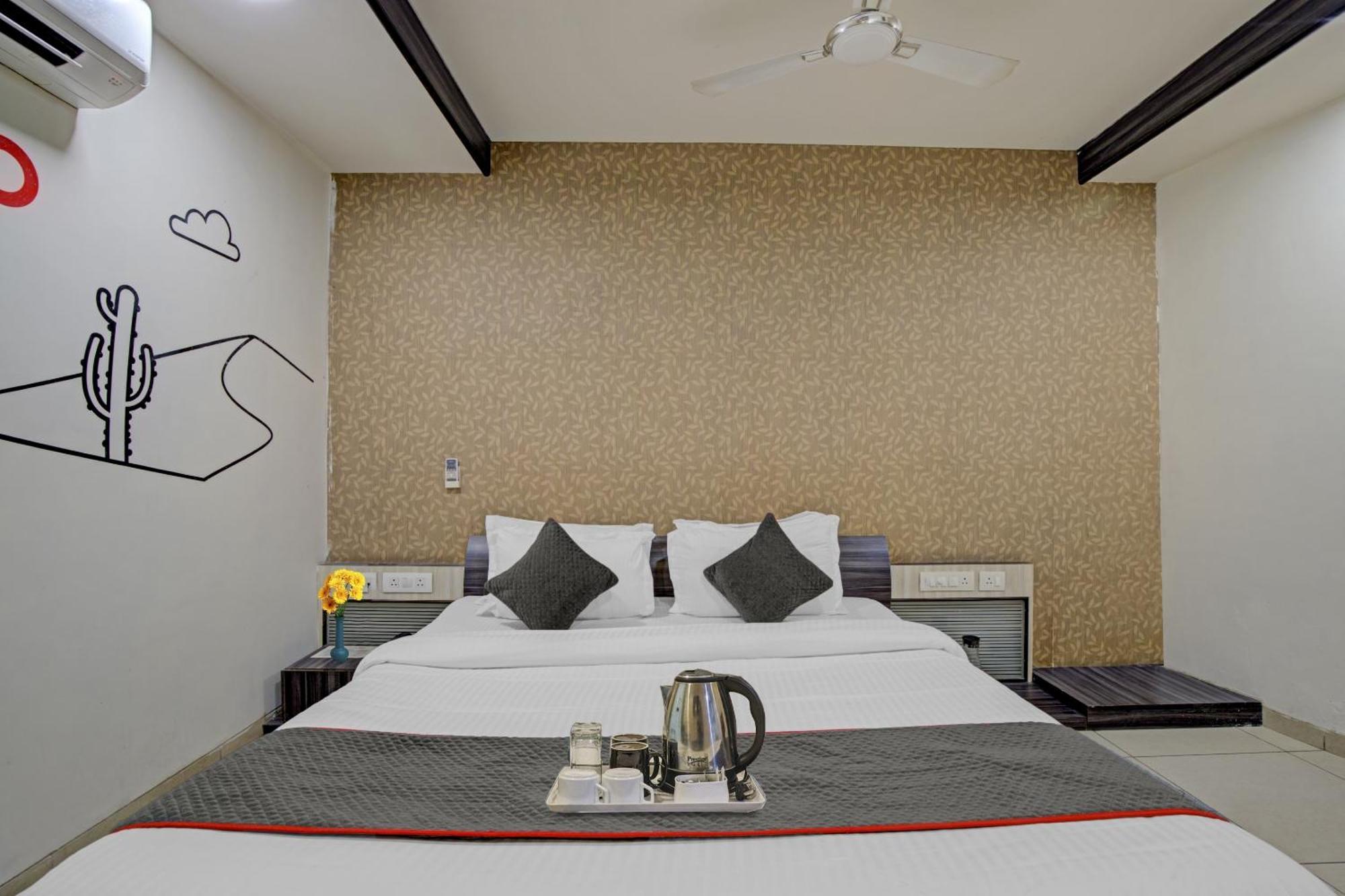 Hotel O The Kia Residency Hotel And Banquet Amhedabad Dış mekan fotoğraf