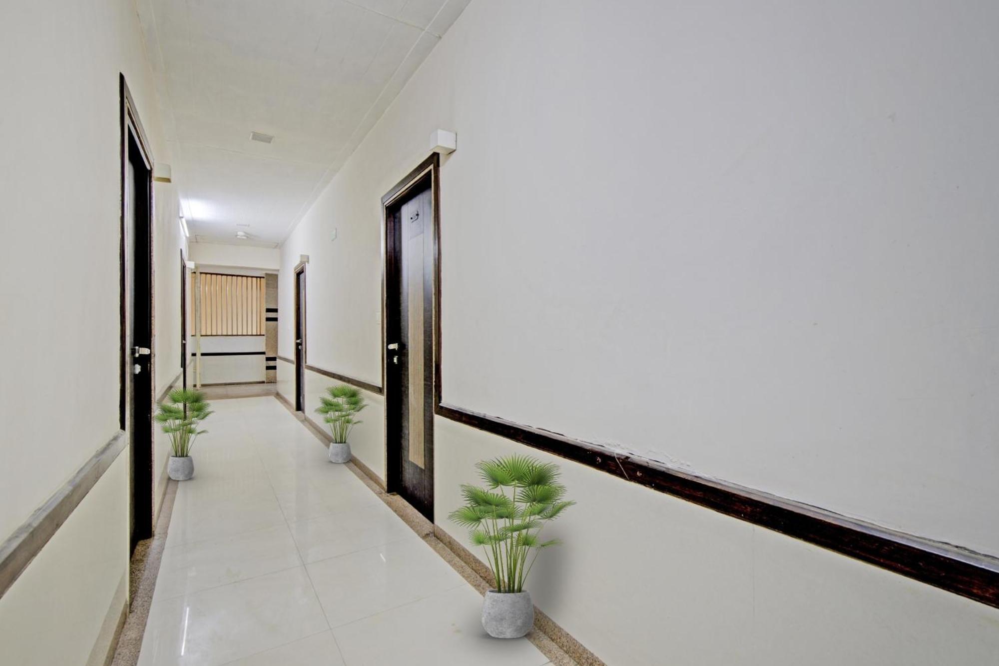 Hotel O The Kia Residency Hotel And Banquet Amhedabad Dış mekan fotoğraf