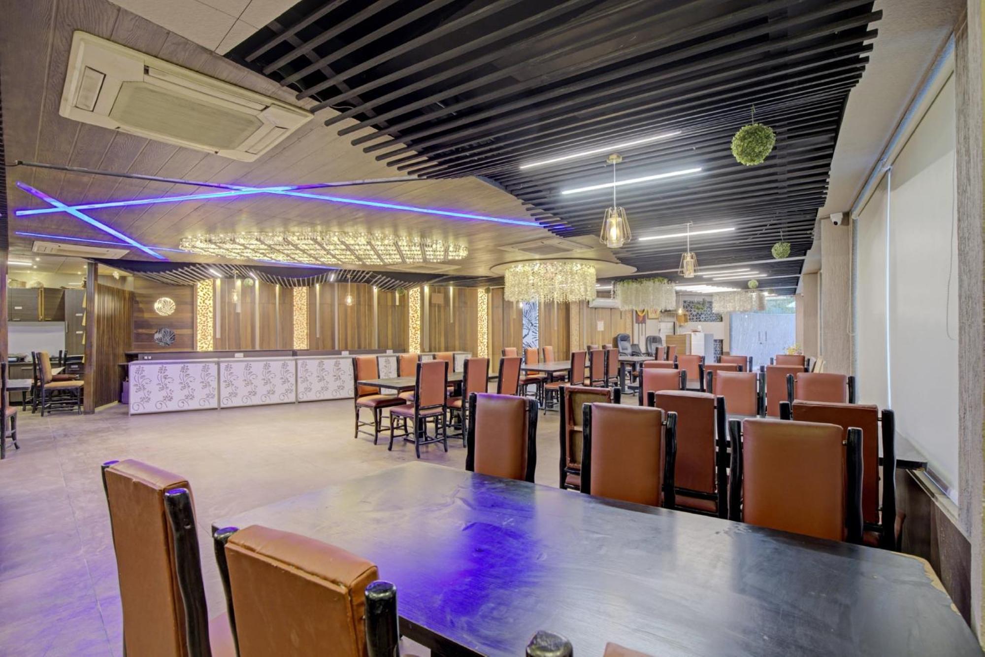 Hotel O The Kia Residency Hotel And Banquet Amhedabad Dış mekan fotoğraf