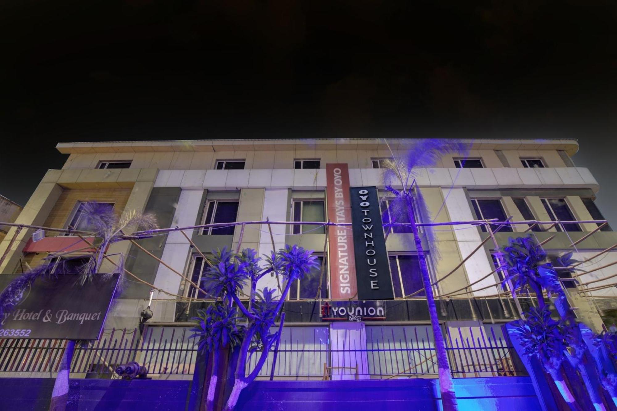 Hotel O The Kia Residency Hotel And Banquet Amhedabad Dış mekan fotoğraf
